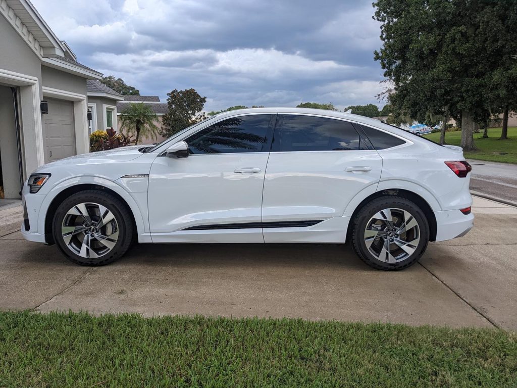 white bmw cleaning by nomad wash